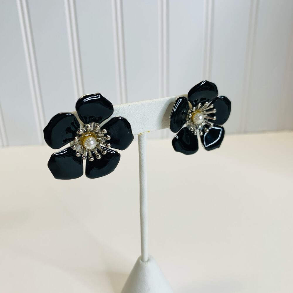 Black Enamel Earrings Pearl Center 1.5" diameter - Picture 2 of 5